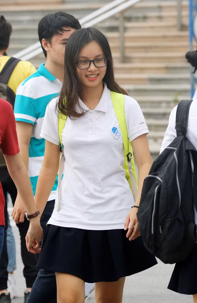 Kỳ thi năm nay diễn ra trong điều kiện thời tiết dễ chịu vì vậy các thí sinh đều có tâm trạng thoải mái, vui vẻ.