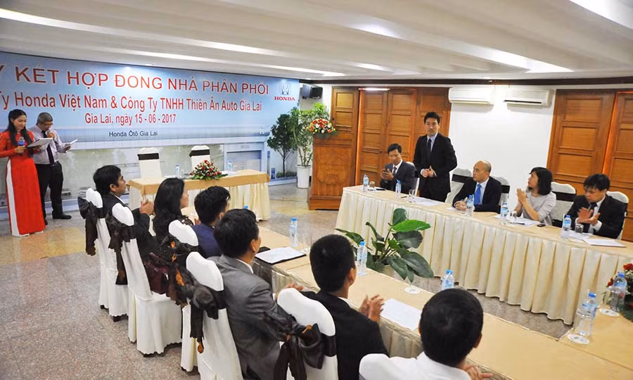 Quang cảnh buổi ký kết. Ảnh: Minh Thi