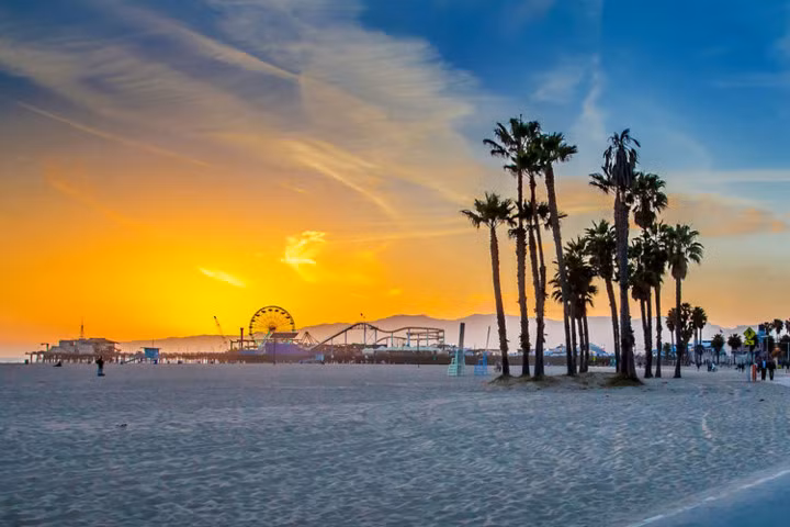 Los Angeles, California. Tại đây, bạn có thể tiếp cận dễ dàng với người dân địa phương và các du khách khác. Los Angeles, California. Tại đây, bạn có thể tiếp cận dễ dàng với người dân địa phương và các du khách khác.