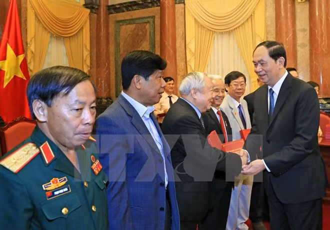 Chủ tịch nước Trần Đại Quang gặp thân mật các đại biểu.