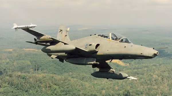 Máy bay huấn luyện Hawk.
