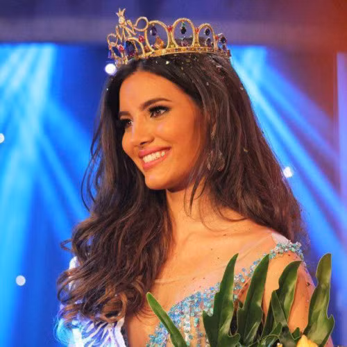 Hoa hậu Thế giới 2016 - Stephanie Del Valle, 19 tuổi đã vượt qua 116 thí sinh khác để đăng quang ngôi vị cao nhất. Cô sở hữu chiều cao 1,78 m cùng nụ cười ngọt ngào. Cô gây ấn tượng với phần thi ứng xử thông minh, sắc bén. Hoa hậu Thế giới 2016 - Stephanie Del Valle, 19 tuổi đã vượt qua 116 thí sinh khác để đăng quang ngôi vị cao nhất. Cô sở hữu chiều cao 1,78 m cùng nụ cười ngọt ngào. Cô gây ấn tượng với phần thi ứng xử thông minh, sắc bén.