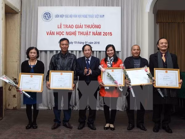 Liên hiệp các Hội Văn học nghệ thuật Việt Nam tổ chức Lễ trao giải thưởng Văn học nghệ thuật 2015. (Ảnh chỉ có tính minh họa)