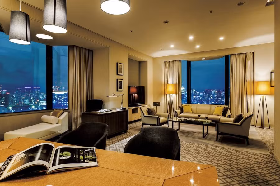  Trong chuyến công du tới Nhật Bản từ 5 tới 7/11/2017, ông Trump ở khách sạn Imperial Hotel. Giá phòng khách sạn từ 400 USD một đêm. Nơi đây có 13 nhà hàng, 3 quán bar, gần trung tâm thành phố, cách Cung điện Hoàng gia 5 phút đi bộ. Ảnh: Booking.