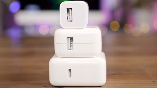 iPhone 2019 có thể vẫn sử dụng cục sạc cũ kỹ, tốc độ chậm chứ không có kèm sạc nhanh theo hộp. Ảnh: 9to5Mac.