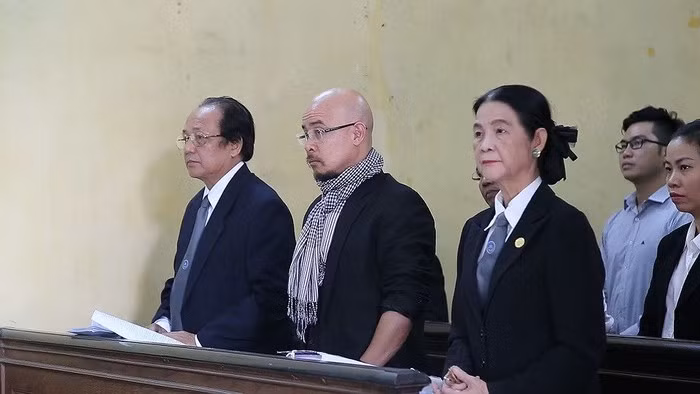 Các luật sư của ông Đặng Lê Nguyên Vũ có mặt tại tòa, tuy nhiên thiếu luật sư phía bà Thảo nên phiên tòa ngày 29/1 đã hoãn. Ảnh: Tân Châu