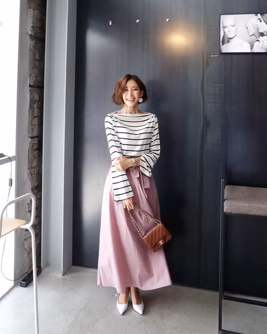 Những cô nàng tự ti vì phần đùi to quá khổ có thể chọn chân váy maxi để sử dụng. Tuy nhiên đây không phải kiểu trang phục phù hợp với những bạn gái có chiều cao hạn chế. 