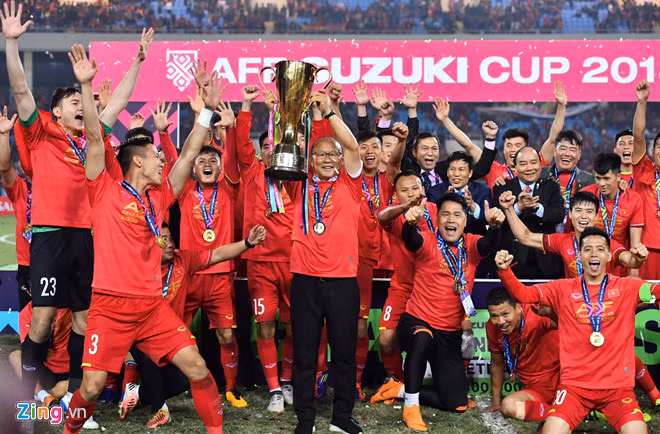 Đội tuyển Việt Nam lên ngôi vô địch AFF Cup 2018. Ảnh: Thuận Thắng.