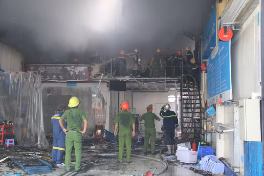 Hiện trường vụ cháy. Hiện trường vụ cháy.