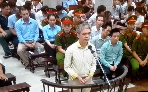 Bị cáo Nguyễn Xuân Sơn thừa nhận có sai phạm nhưng vẫn cho rằng không tham ô, chiếm đoạt tài sản