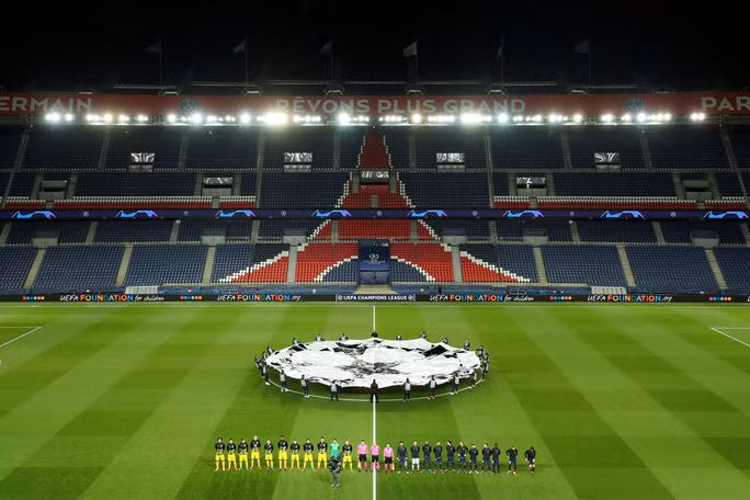 Những cảnh tượng mà UEFA, các đội bóng và khán giả đều không muốn thấy