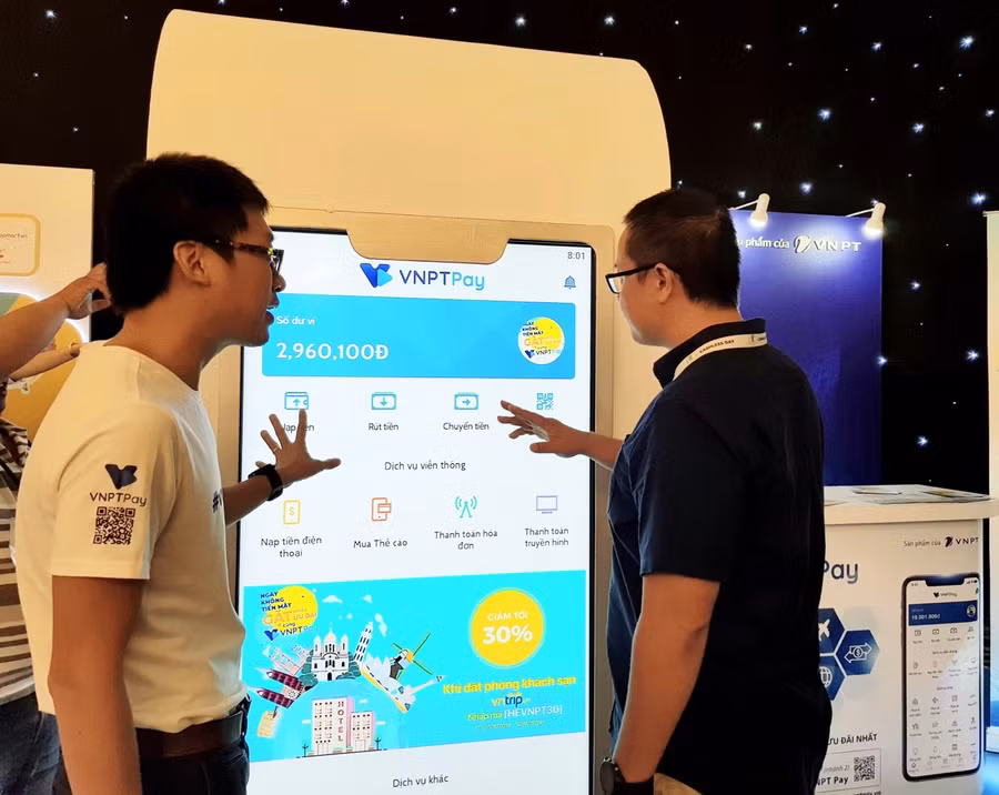 Nhà mạng viễn thông VNPT đang hướng về tệp khách hàng của chính mình bằng các chính sách ưu đãi, liên kết với các đơn vị đối tác để gia tăng dịch vụ, tính tiện ích, tiện lợi cho khách hàng sử dụng VNPT Pay. (ảnh internet)