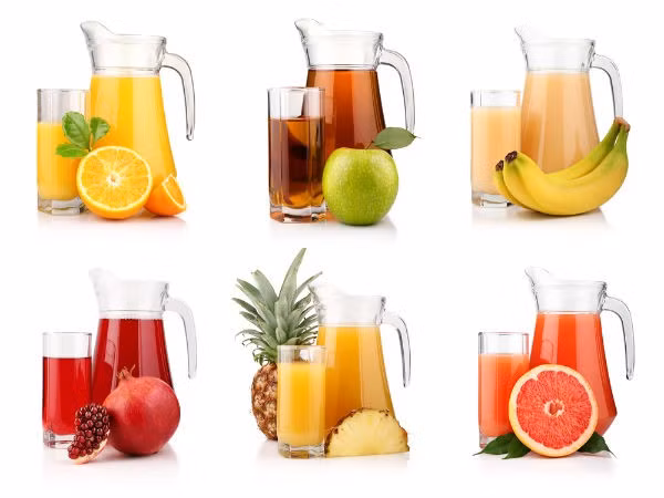 Nước ép trái cây: Tất cả các loại nước ép trái cây đều nằm trong danh sách cấm đối với người bệnh tiểu đường, vì chúng có thể gây tăng vọt lượng đường trong máu chỉ trong vài phút.