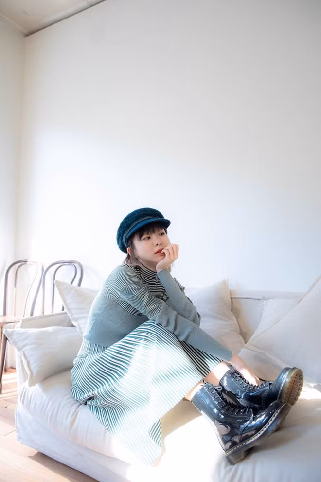 Kim Da Mi sẽ trở lại điện ảnh với hai bộ phim là Hi, My Soul Mate và The Witch: Part 2. Đáng chú ý, Hi, My Soul Mate là bản remake của bộ phim bách hợp Thất Nguyệt và An Sinh nổi tiếng của Trung Quốc. Hiện fan đang rất háo hức mong chờ cô sớm tái xuất màn ảnh rộng trong năm nay. ẢNH: ANDU ENTERTAINMENT Kim Da Mi sẽ trở lại điện ảnh với hai bộ phim là Hi, My Soul Mate và The Witch: Part 2. Đáng chú ý, Hi, My Soul Mate là bản remake của bộ phim bách hợp Thất Nguyệt và An Sinh nổi tiếng của Trung Quốc. Hiện fan đang rất háo hức mong chờ cô sớm tái xuất màn ảnh rộng trong năm nay. ẢNH: ANDU ENTERTAINMENT