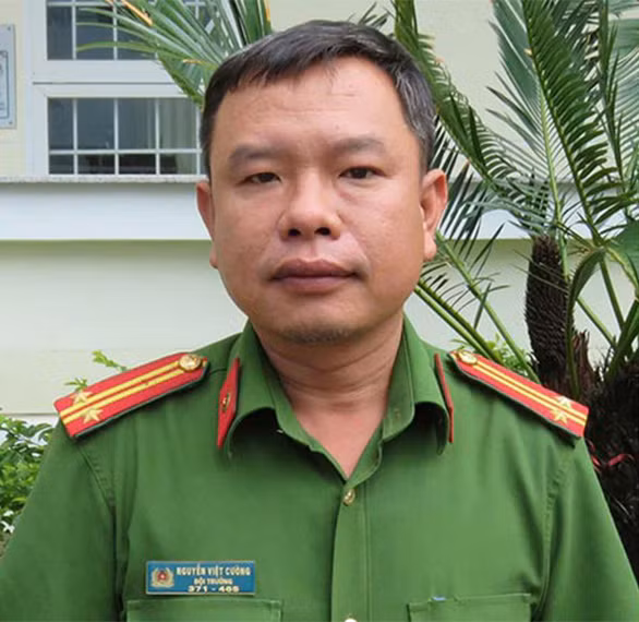 Ông Nguyễn Việt Cường khi còn là đội trưởng Đội điều tra tội phạm về ma túy Công an TP Tuy Hòa - Ảnh: Phú Yên Online. Ông Nguyễn Việt Cường khi còn là đội trưởng Đội điều tra tội phạm về ma túy Công an TP Tuy Hòa - Ảnh: Phú Yên Online.