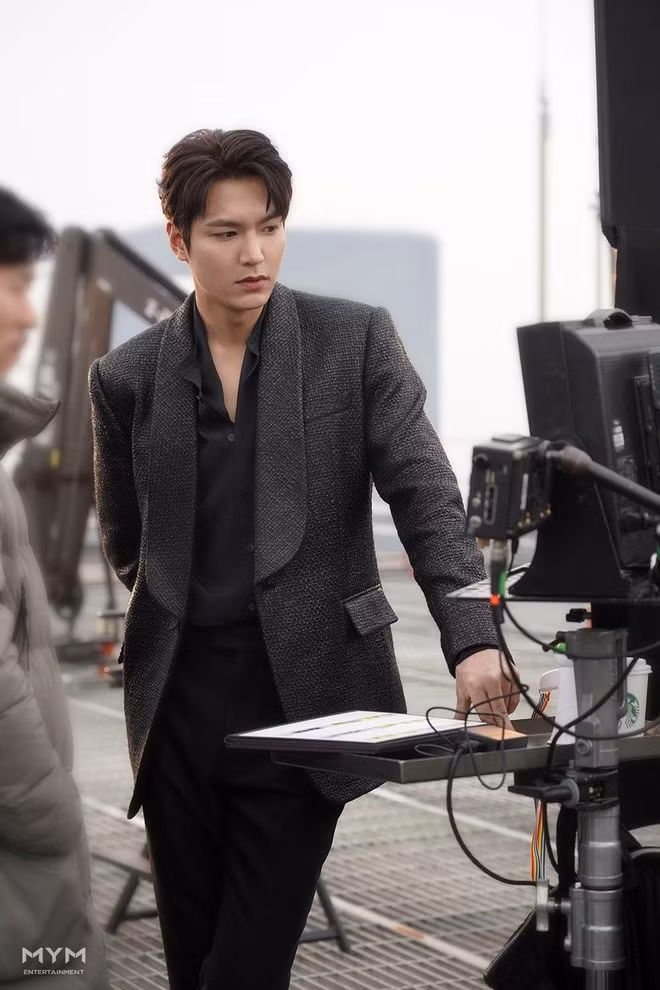  Trước đó, Lee Min Ho từng bị nhiều người chê vì xuống sắc và tăng cân đột ngột. Ảnh: MYM. 