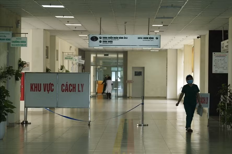 Quy trình thực hiện cách ly của Việt Nam được Tổ chức Y tế thế giới đánh giá cao. Ảnh: Hoàng Việt