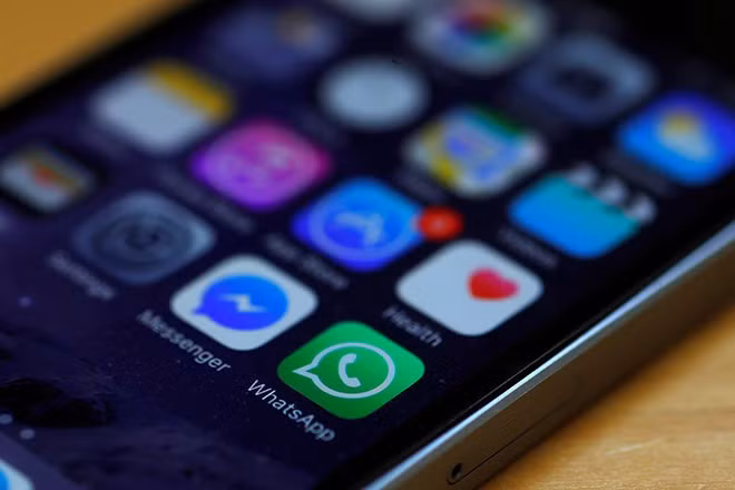 Facebook muốn hỗ trợ cộng đồng trong cuộc chiến với Covid-19. Ảnh: Reuters