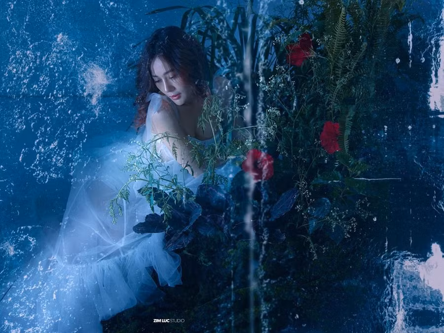 Trong bộ ảnh này, nữ diễn viên "Cô gái nhà người ta" khoe được trọn vẹn gương mặt thanh thoát, sắc sảo. Ảnh: Zimluc. Trong bộ ảnh này, nữ diễn viên