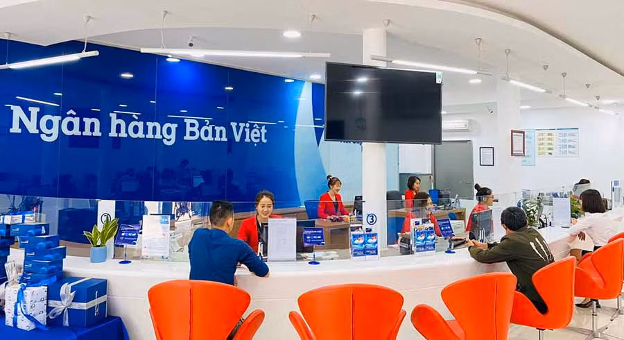  Thông qua ứng dụng Internet Banking hoặc Mobile Banking, khách hàng có thể gửi tiết kiệm online 24/7 tại bất kỳ ngân hàng nào. Ảnh: S.C