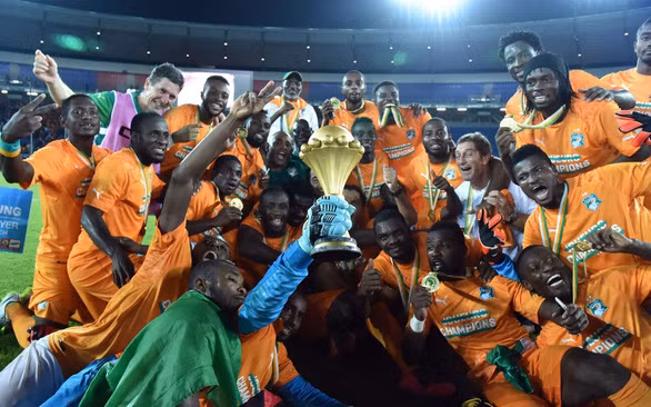 Tuyển Bờ Biển Ngà ăn mừng chức vô địch CAN Cup 2015 - Ảnh: GETTY IMAGES