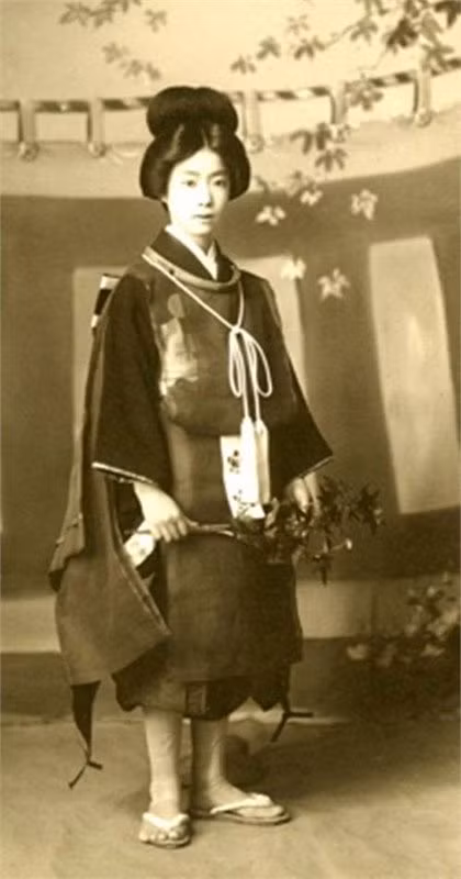 Các nàng geisha chỉ 