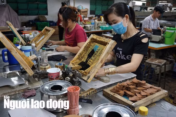 Người sử dụng lao động không được hạn chế hoặc can thiệp vào quyền tự quyết chi tiêu lương của NLĐ Người sử dụng lao động không được hạn chế hoặc can thiệp vào quyền tự quyết chi tiêu lương của NLĐ