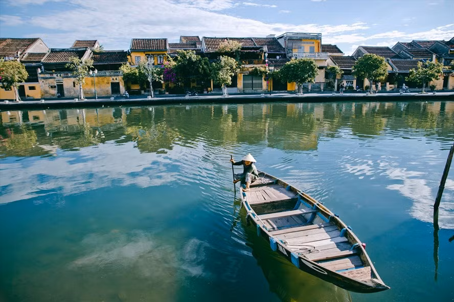 Ánh sáng ban ngày trên con sông du lịch. Ảnh: Nguyễn Anh Vũ