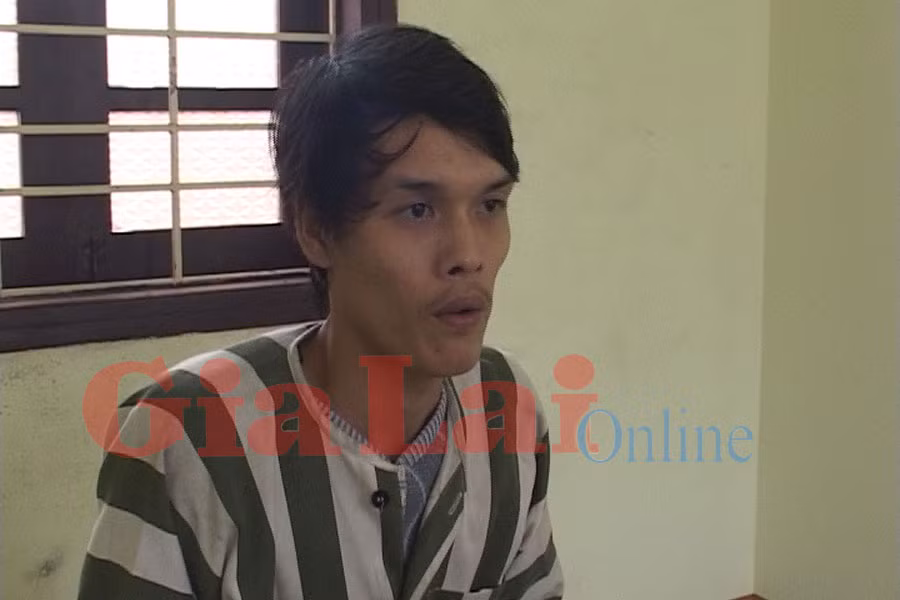 Trương Viết Sang tại cơ quan Công an thành phố Huế. Ảnh: Bùi Oanh