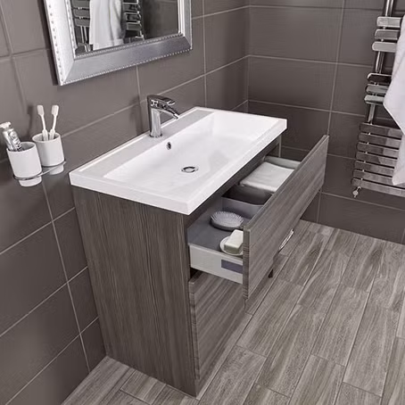 Tủ nhà tắm là một lựa chọn lý tưởng cho những phòng tắm chật. Ảnh: Bathstore. Tủ nhà tắm là một lựa chọn lý tưởng cho những phòng tắm chật. Ảnh: Bathstore.