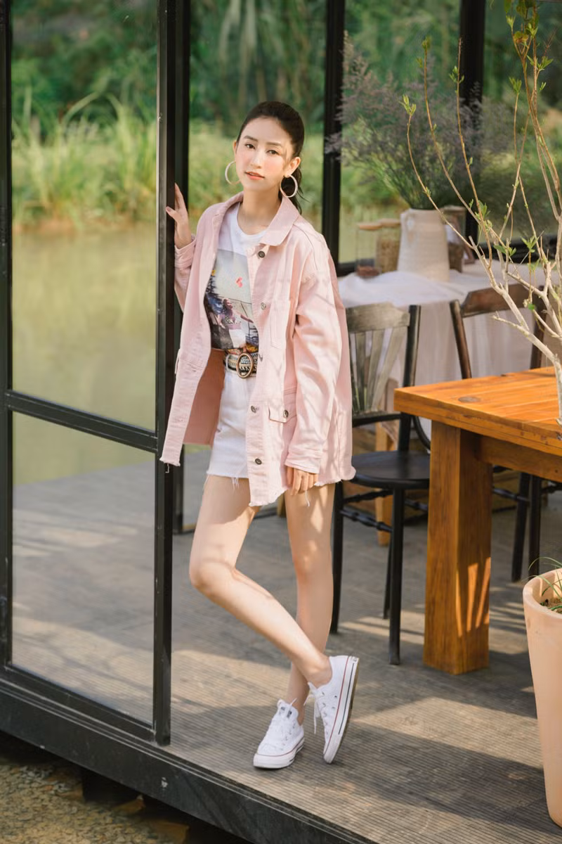 Nhiều người hâm mộ đã dành sự ủng hộ lớn sự xuất hiện ấn tượng này của nàng Á hậu.