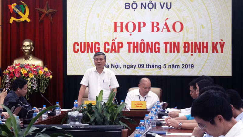 Thứ trưởng Bộ Nội vụ Nguyễn Trọng Thừa phát biểu tại cuộc họp báo chiều 9/5.