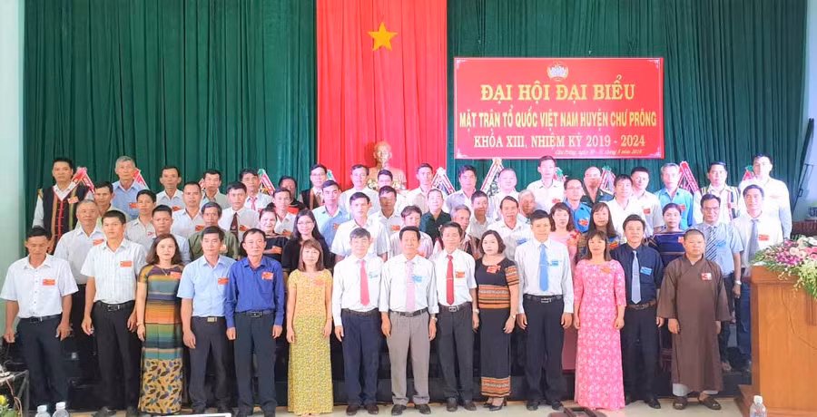 Ủy ban MTTQ Việt Nam huyện Chư Prông, nhiệm kỳ 2019-2024. Ảnh: Đinh Yến