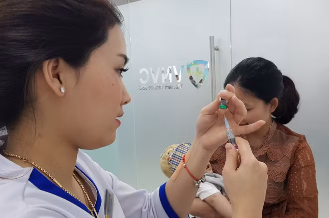  Không tiêm ngừa vắc xin bắt buộc cho con, phụ huynh có thể bị phạt