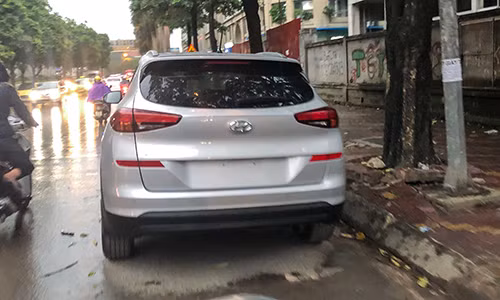 Thiết kế đuôi xe thay đổi nhẹ so với hiện tại. Thiết kế đuôi xe thay đổi nhẹ so với hiện tại.