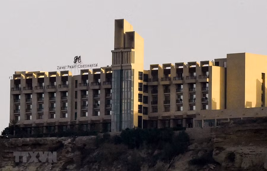 Quang cảnh bên ngoài khách sạn 5 sao Pearl Continental ở thành phố cảng Gwadar, tỉnh Balochistan ngày 11/5/2019. (Ảnh: AFP/ TTXVN)
