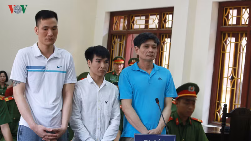 Các bị cáo tại phiên tòa phúc thẩm. Các bị cáo tại phiên tòa phúc thẩm.