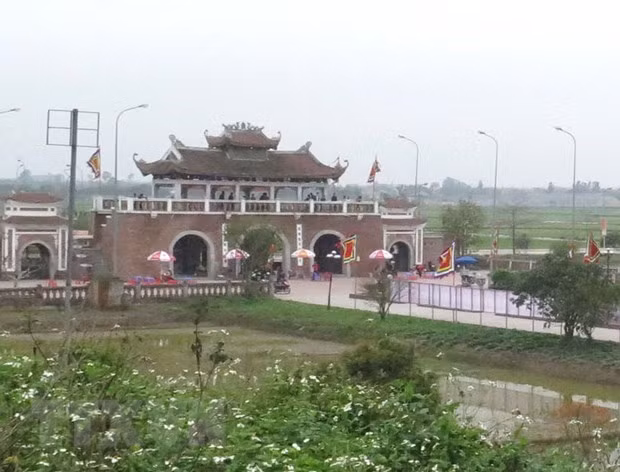 Cổng vào Khu di tích Quốc gia đặc biệt Đền Trần, xã Tiến Đức, Hưng Hà, Thái Bình. (Ảnh: Xuân Tiến/TTXVN)