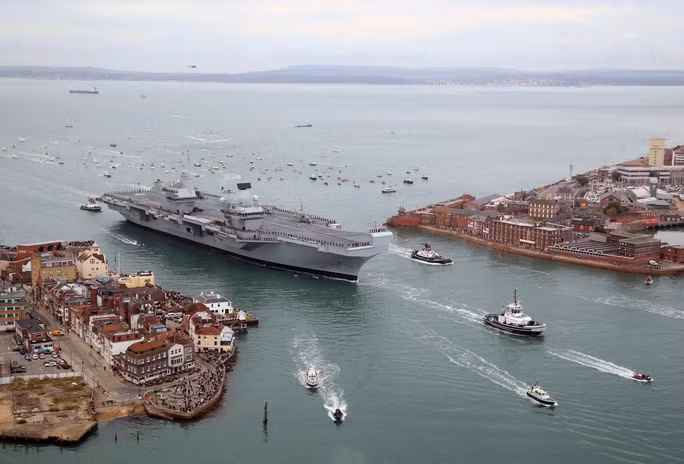  HMS Queen Elizabeth, tàu sân bay lớn nhất của Hải quân Hoàng gia Anh, dự kiến đến khu vực Ấn Độ Dương - Thái Bình Dương trong năm nay Ảnh: PA