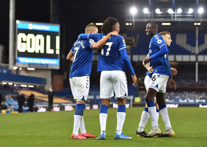 Richarlison gỡ hòa khá may mắn cho Everton