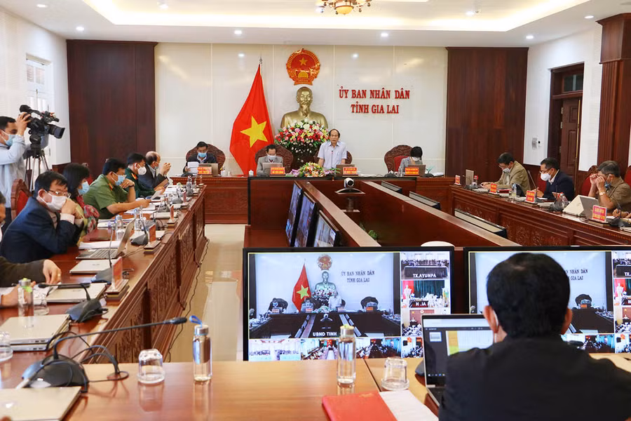 Quang cảnh hội nghị trực tuyến quán triệt Chỉ thị số 06/CT-TTg ngày 19-2-2021 của Thủ tướng Chính phủ về việc đôn đốc thực hiện nhiệm vụ sau kỳ nghỉ Tết Nguyên đán 2021. Ảnh: Quang Tấn