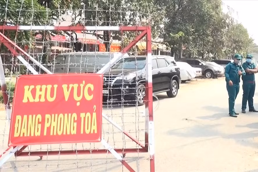 47 trường hợp F1 của bệnh nhân 1980 ở chung cư Ehome 4 tại Bình Dương đều âm tính. Ảnh: Đình Trọng