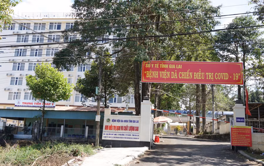 Đến ngày 13-2, Bệnh viện dã chiến điều trị bệnh nhân Covid-19 tỉnh Gia Lai đã tiếp nhận, điều trị cho 18 trường hợp dương tính với SARS-CoV-2. Ảnh: Như Nguyện 