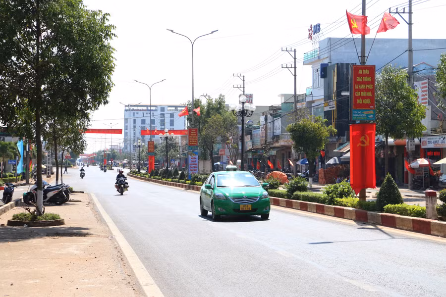 Đô thị Chư Sê ngày càng xanh-sạch-đẹp, sẵn sàng đón Tết cổ truyền dân tộc. Ảnh: Quang Tấn