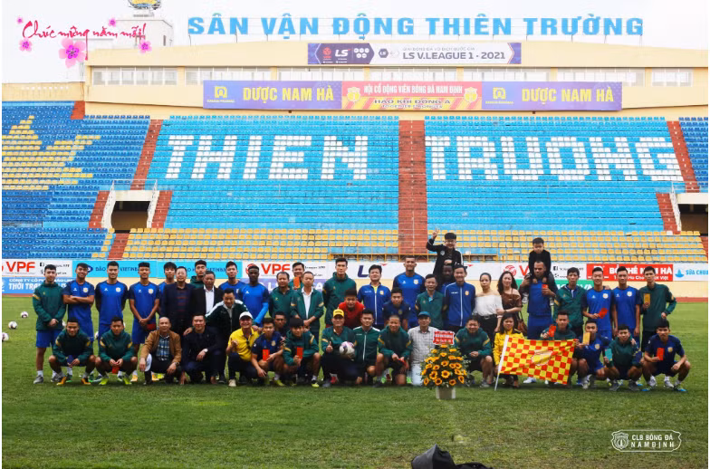 Câu lạc bộ Nam Định đặt mục tiêu sẽ giành vé trụ hạng ở V.League 2021. Ảnh: NĐFC