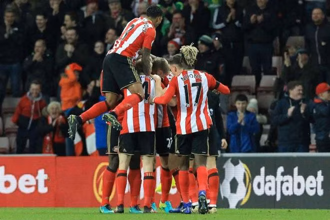Sunderland hy vọng hồi sinh khi được tỉ phú trẻ đầu tư - Ảnh: AFP Sunderland hy vọng hồi sinh khi được tỉ phú trẻ đầu tư - Ảnh: AFP