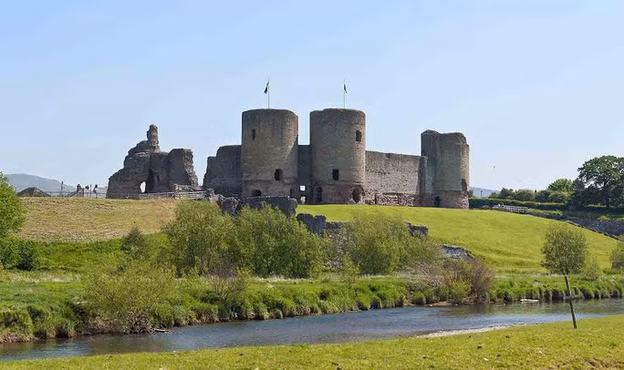 Lâu đài cổ Rhuddlan - Aeon Archaeology