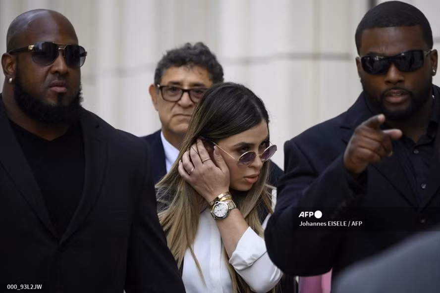 Có thông tin vợ trùm ma túy Mexico El Chapo đã tự nộp mình cho giới chức Mỹ. Ảnh: AFP