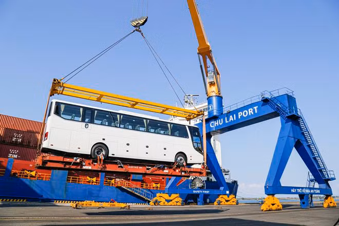  Xe bus chuẩn bị xuất khẩu sang Thái Lan
