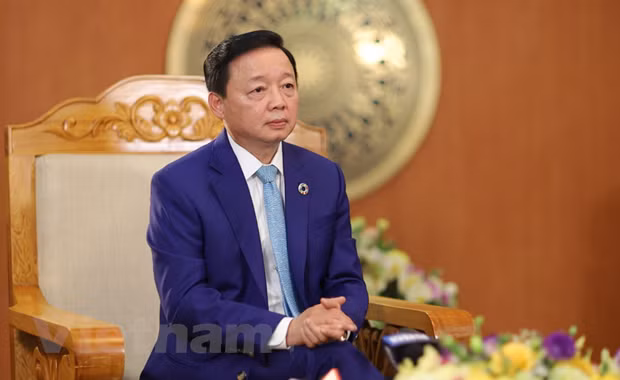  Bộ trưởng Bộ Tài nguyên và Môi trường Trần Hồng Hà chia sẻ về vấn đề đất đai. (Ảnh: Hùng Võ/Vietnam+)